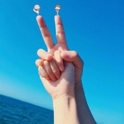 闺蜜手势图片,瞬间定格美好时光