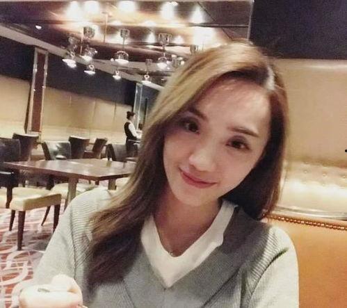 男明星的漂亮女助理,美貌与智慧并存