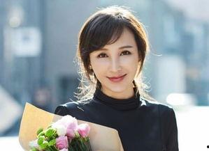 演员岳丽娜照片